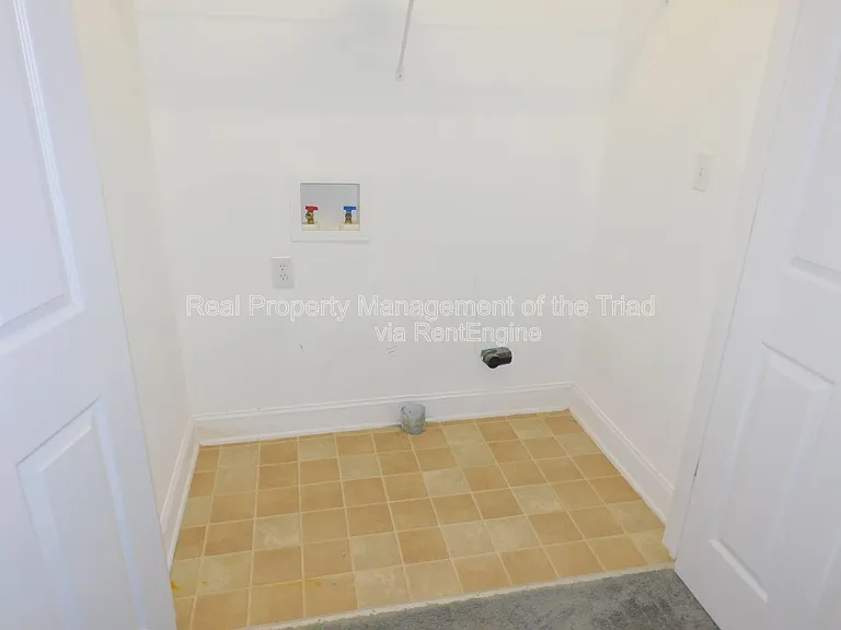 4 Rhododendron Dr — Photo 19