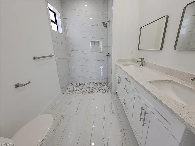 886 Milwaukee Blvd — Photo 11