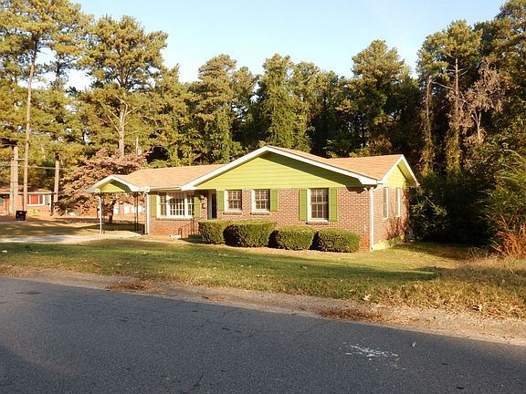 3rd image of 406 Canterbury Cir