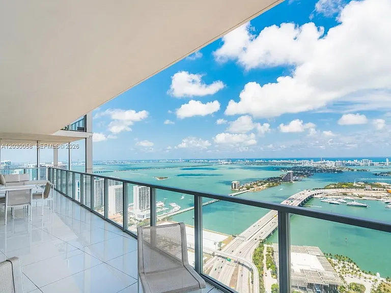1100 Biscayne Blvd #5203 — Photo 46