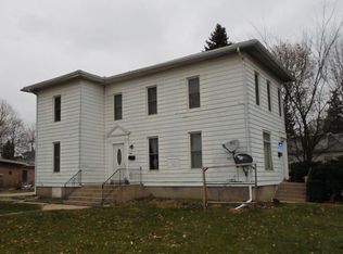 805 10th Ave, Rochelle, IL 61068