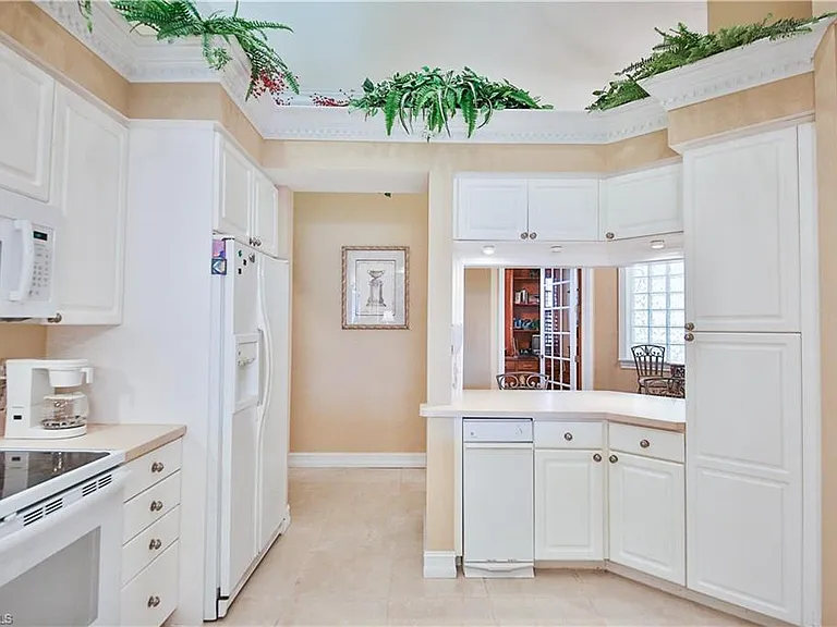 837 Sailaway Ln #202 — Photo 16
