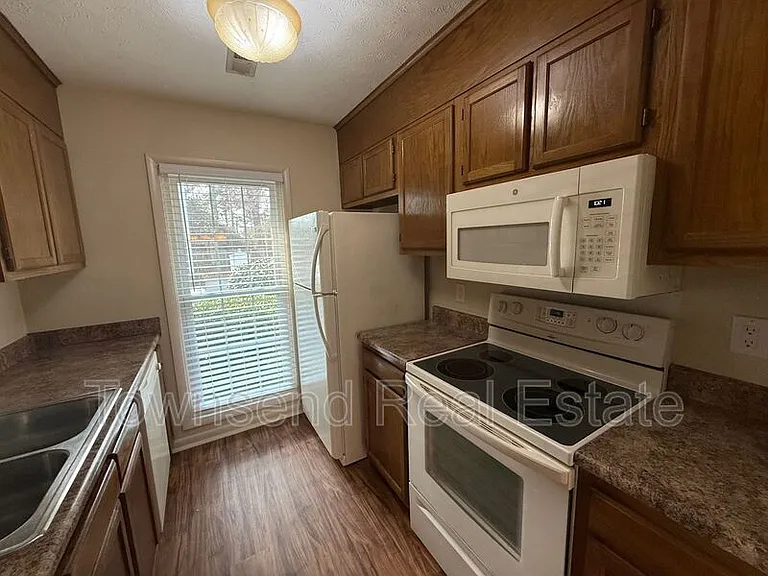 2752 Helaman Ct #3 — Photo 6
