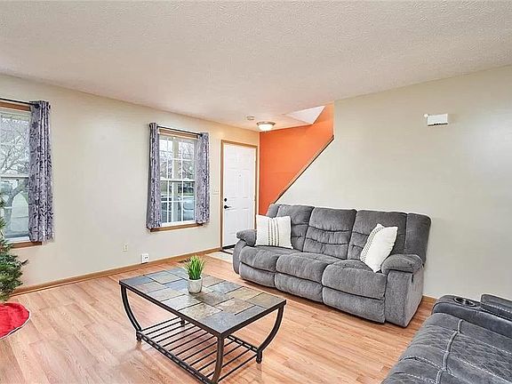 3rd image of 2205 Cooledge Ave