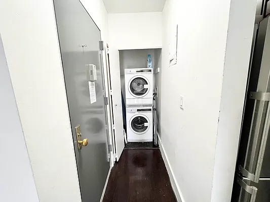 Rented by EastMount Realty LLC | media 4