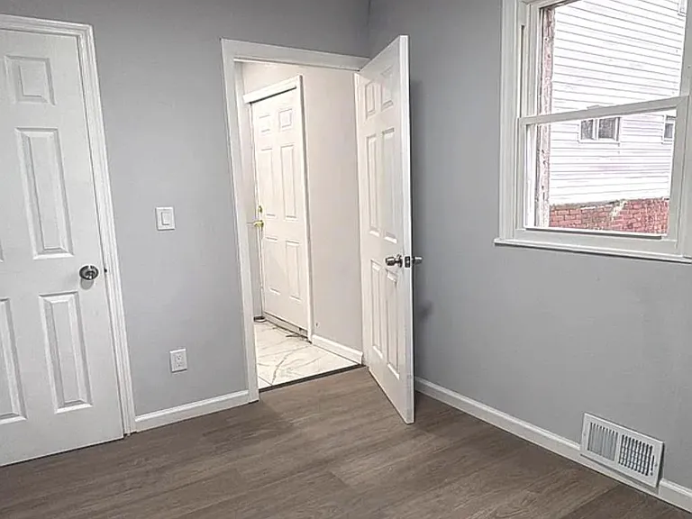 12 Belvidere St — Photo 4