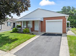 20 Innsbruck Dr, Toms River, NJ 08757