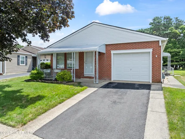 20 Innsbruck Drive, Toms River, NJ 08757