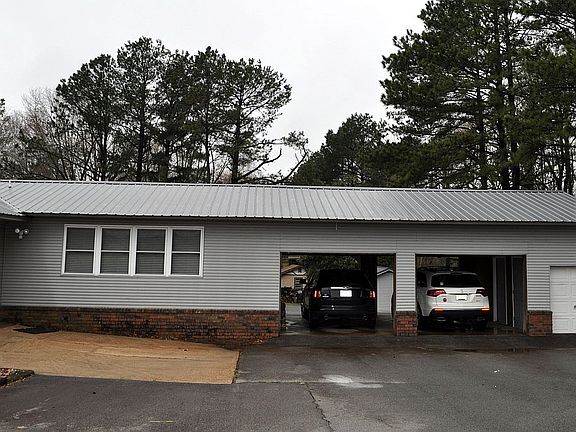 2 car garage w/ golf cart