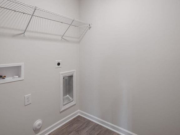 5th image of 124 Pioneer Drive