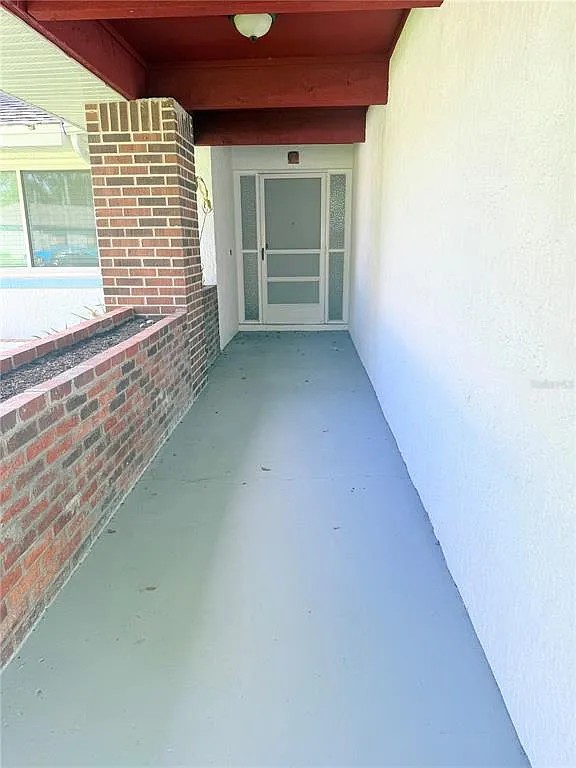 3 bed, 2.0 bath, 1374 sqft, $2,300 — Photo 4