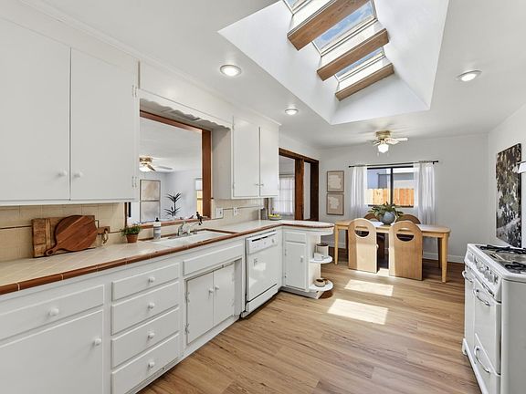 4th image of 4450 Moddison Ave