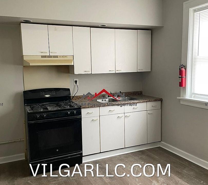 1st image of 1331 Marshall St #1REAR