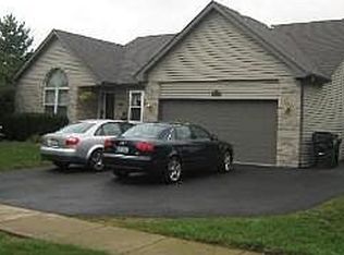 220 Whitetail Xing, Oswego, IL 60543