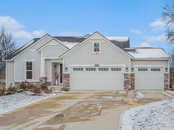 2369 Quarter Horse Dr #37, Cedar Springs, MI 49319