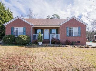 111 Pineywood St, Thomasville, NC 27360