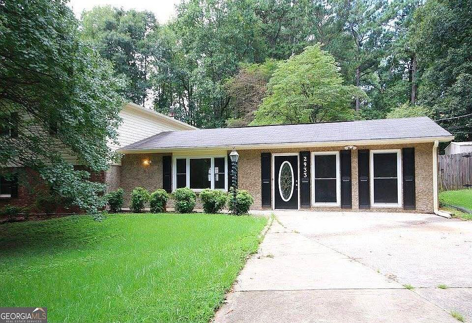 1st image of 2933 E Howell Dr
