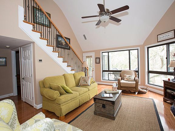 2nd image of 210 Little Oak Dr