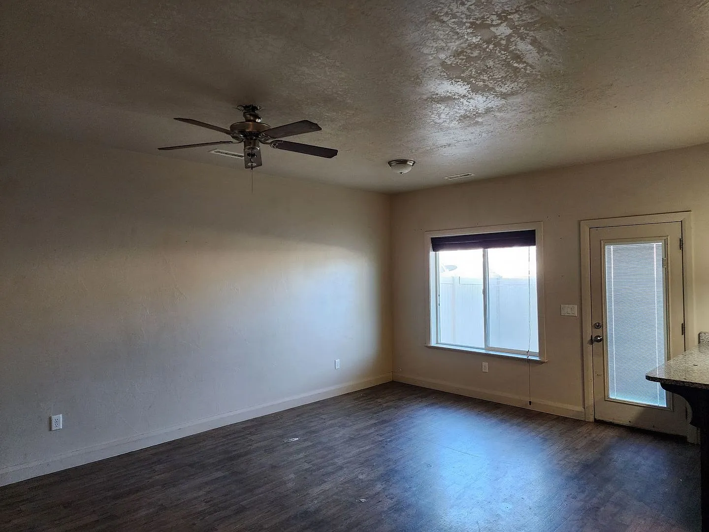 Charming Townhome — Photo 3