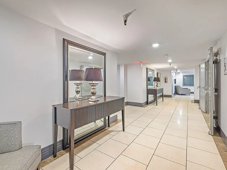 Tiffany Court — Photo 17