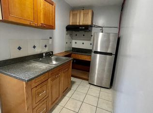 19 Malvern Ln, Stony Brook, NY 11790