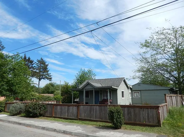 2118 Park Rd, McKinleyville, CA 95519