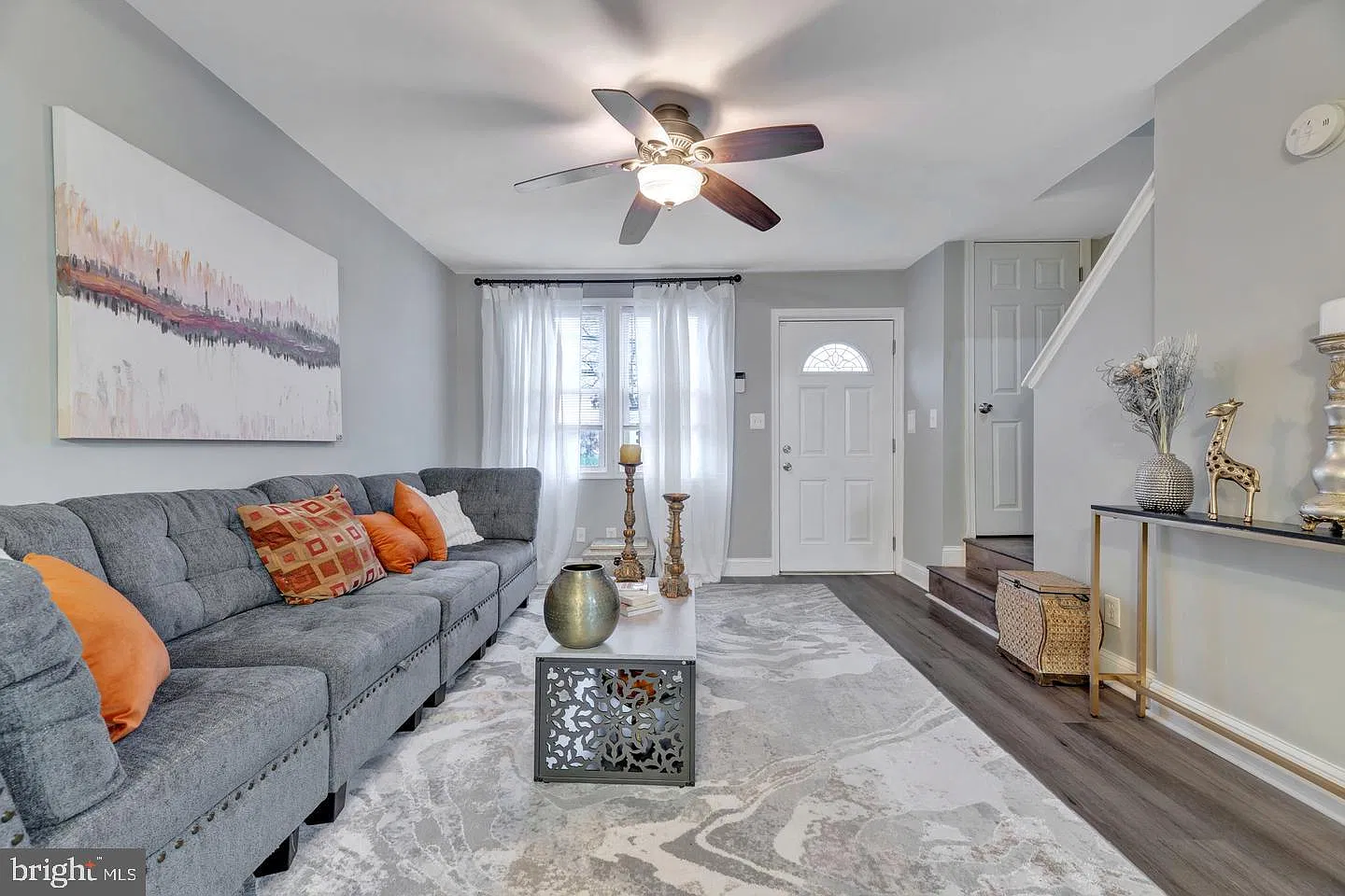 3 bed, 2.0 bath, 1188 sqft, $2,700 — Photo 3