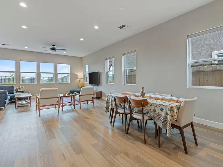 2813 Thistle Pine Ct — Photo 8