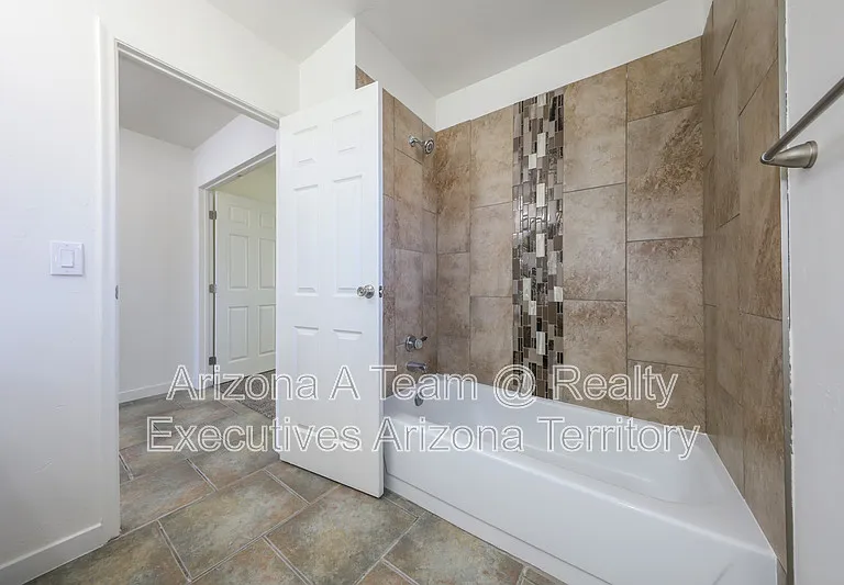10140 E Karen Pl — Photo 7