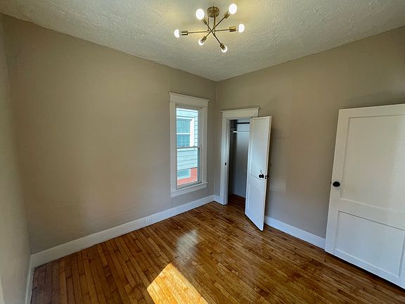 4th image of 421 N 38th St