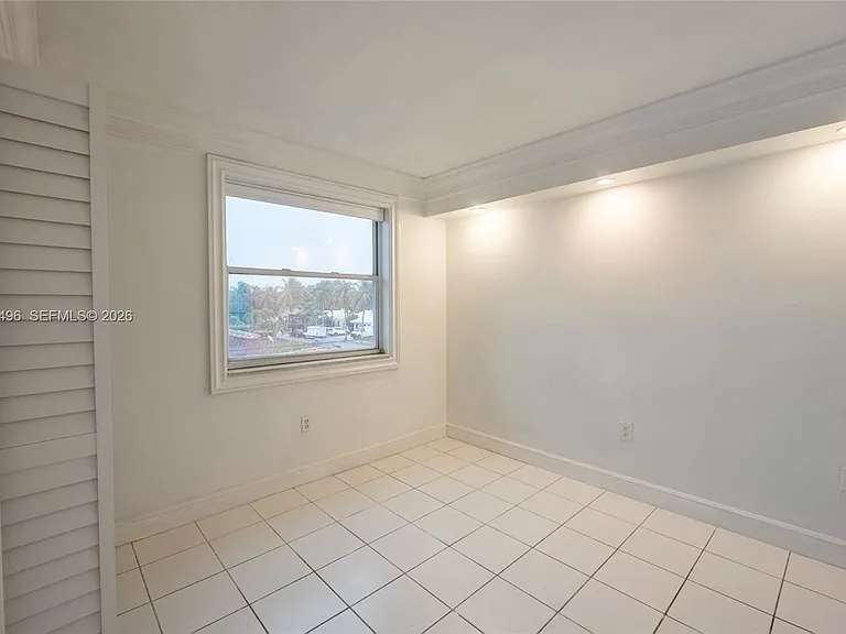 2575 SW 27th Ave — Photo 20
