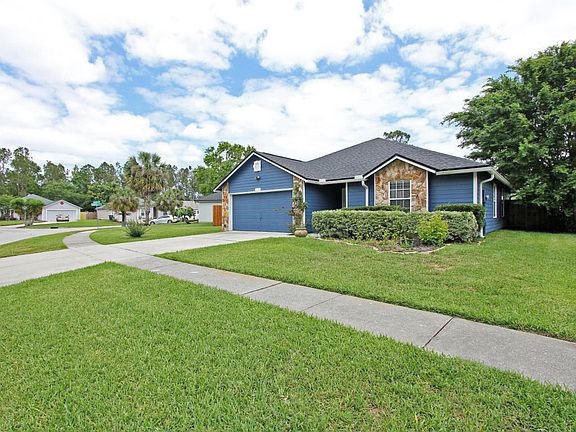 3rd image of 4435 Cobblefield Cir W