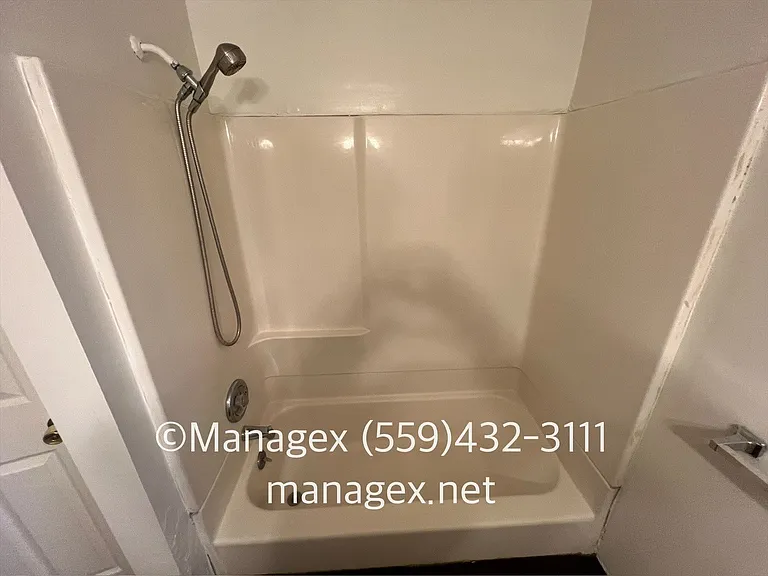 2836 N Cedar Ave — Photo 13