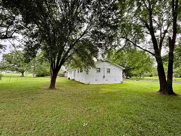 3rd image of 211 S Vine Ave