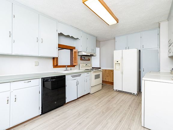 3rd image of 1421 9th St