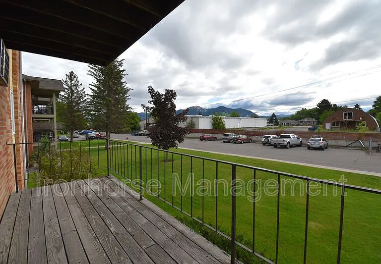 805 W Villard St #7 — Photo 16