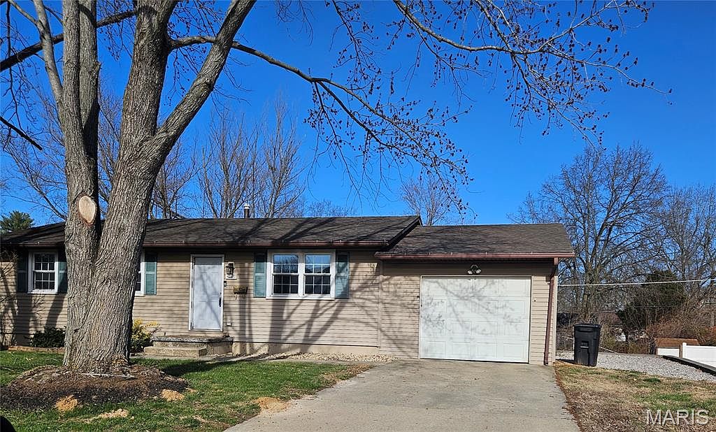 white stoneページ Aq 4709 Snow White Ter, Alton, IL 62002 | Zillow