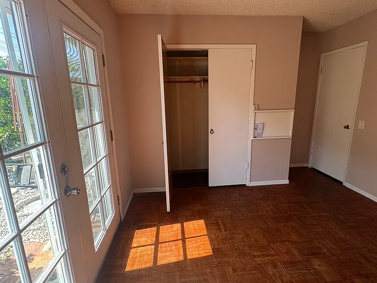 1919 Bridgeport Ave — Photo 6