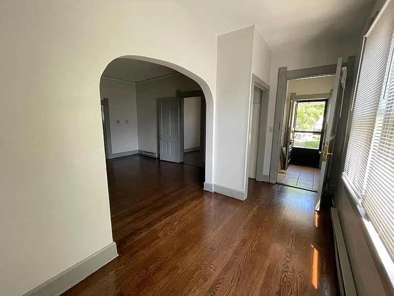 2033 N Cambridge Ave #2 — Photo 7