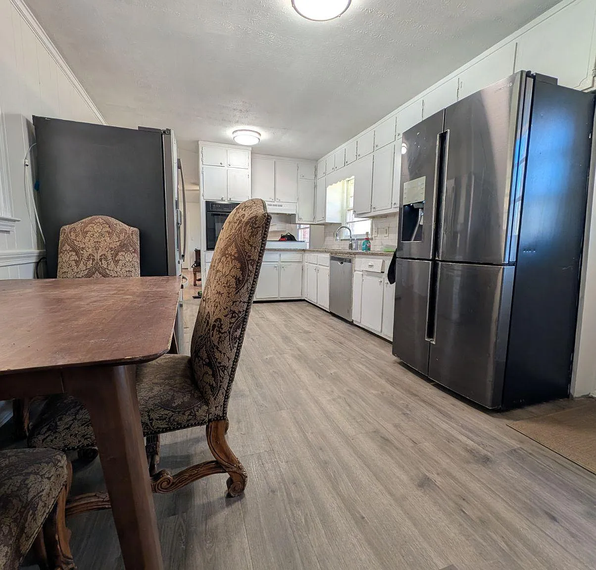 4 bed, 3.0 bath, 4000 sqft, $841 — Photo 4