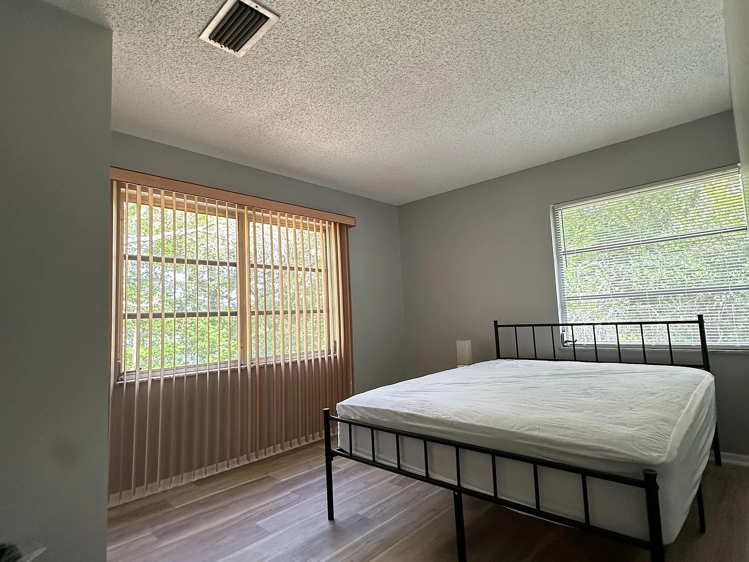 4 bed, 2.0 bath, 1500 sqft, $962 — Photo 3