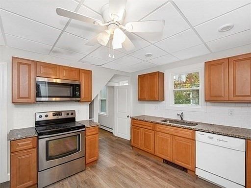 2nd image of 20 Brook St #1