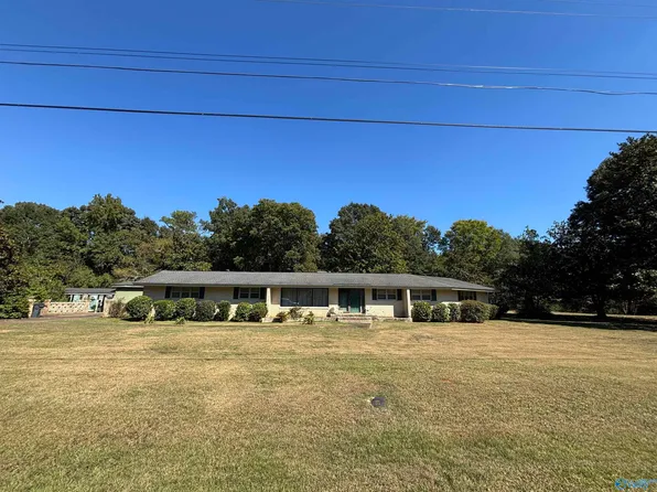 1812 Oakcrest Dr, Marion, AL 36756