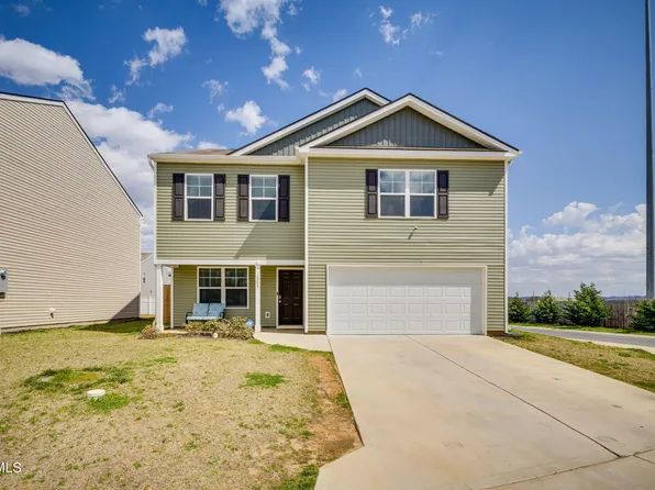 1205 Stamp Lodge Rd, Kingsport, TN 37660