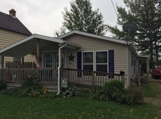 918 Cedar St, Sault Sainte Marie, MI 49783