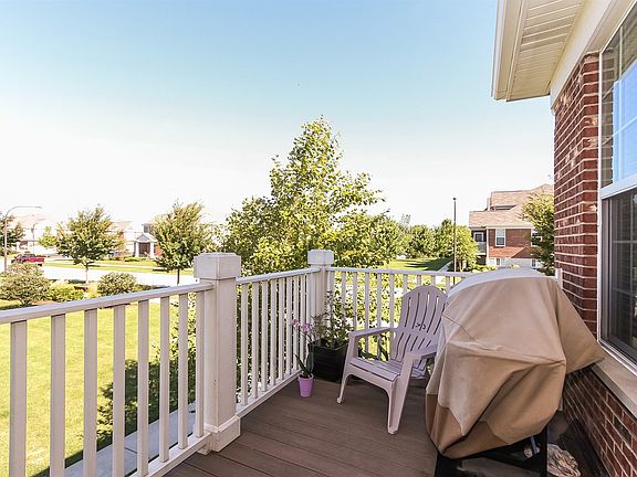 2nd image of 2542 Dunraven Ave