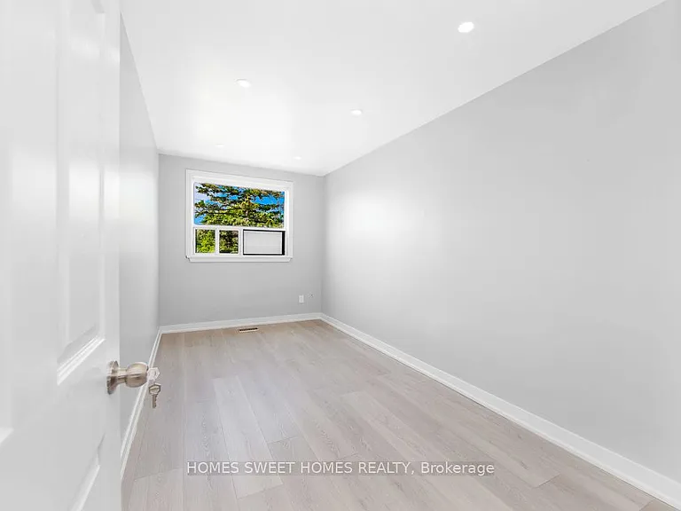 1352 Kennedy Rd #A — Photo 7