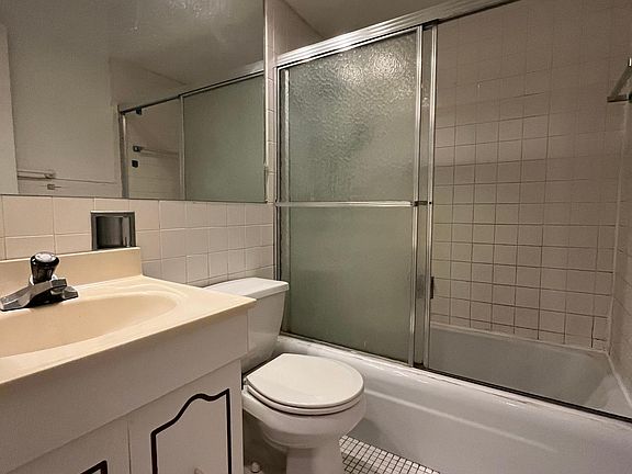 5th image of 736 W Buena Ave APT 506