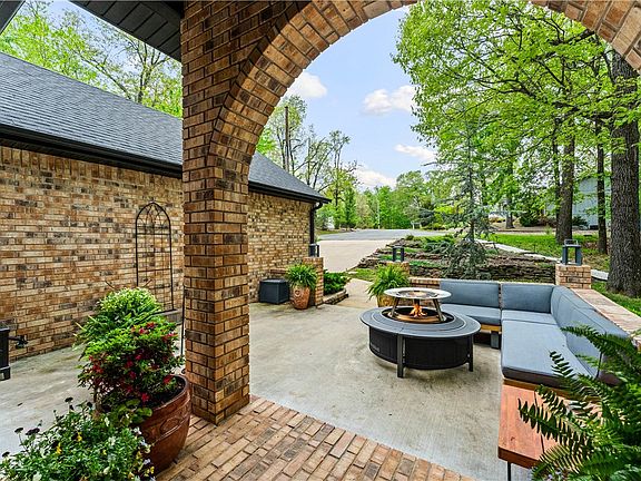 4th image of 5 Lacock Ln