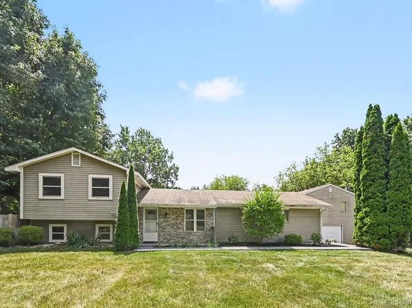 3033 Loss Trl, Milford, MI 48380